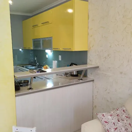Azure View Apartment *