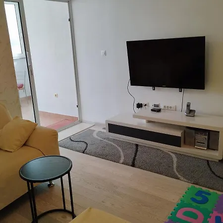 Azure View Lejlighed Split