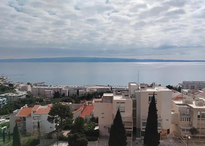 Azure View Apartman *